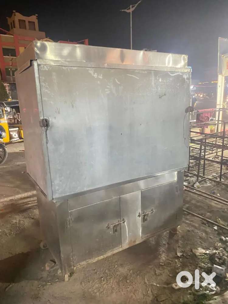 Chinese or Fish fast food cabin