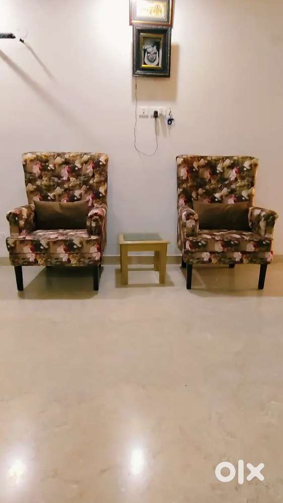 Set of 2 Beautiful Floral Wingback Armchair – Excellent Condition