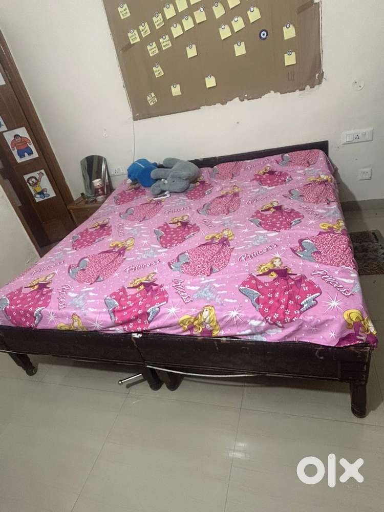 Double bed woth cotton mattres