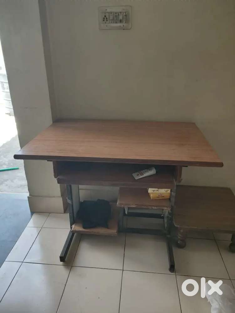 I want to sell my office desktop table