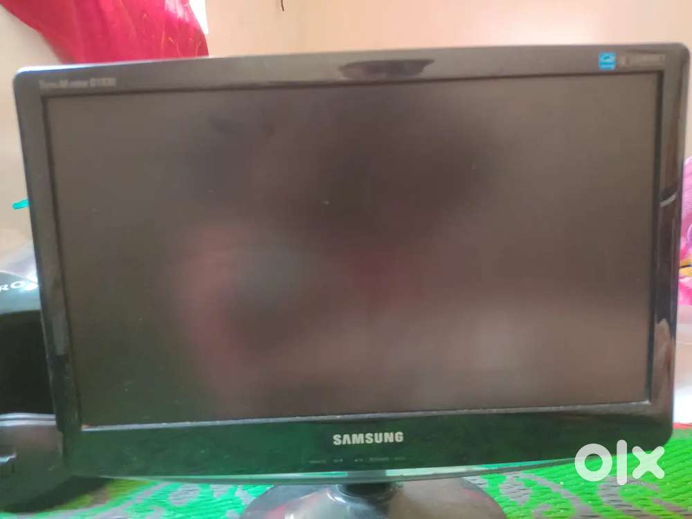 Samsung Monitor Under 2999– B1930 LED 18.5 Perfect Condition