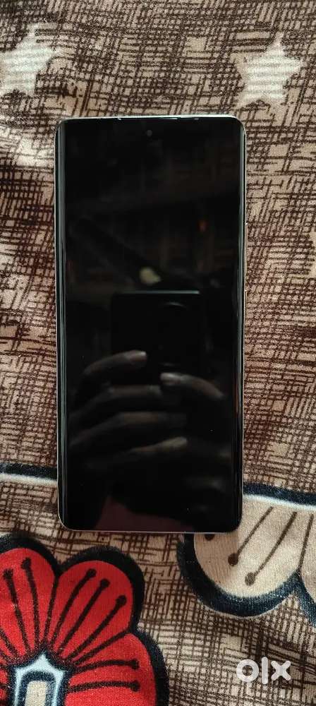 Realme 12 pro 5g (256) gb bill box charger available original