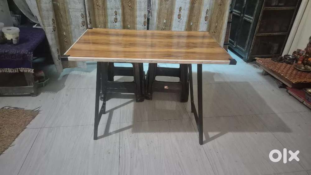 4 pieces Foldable Table Urgent Sale