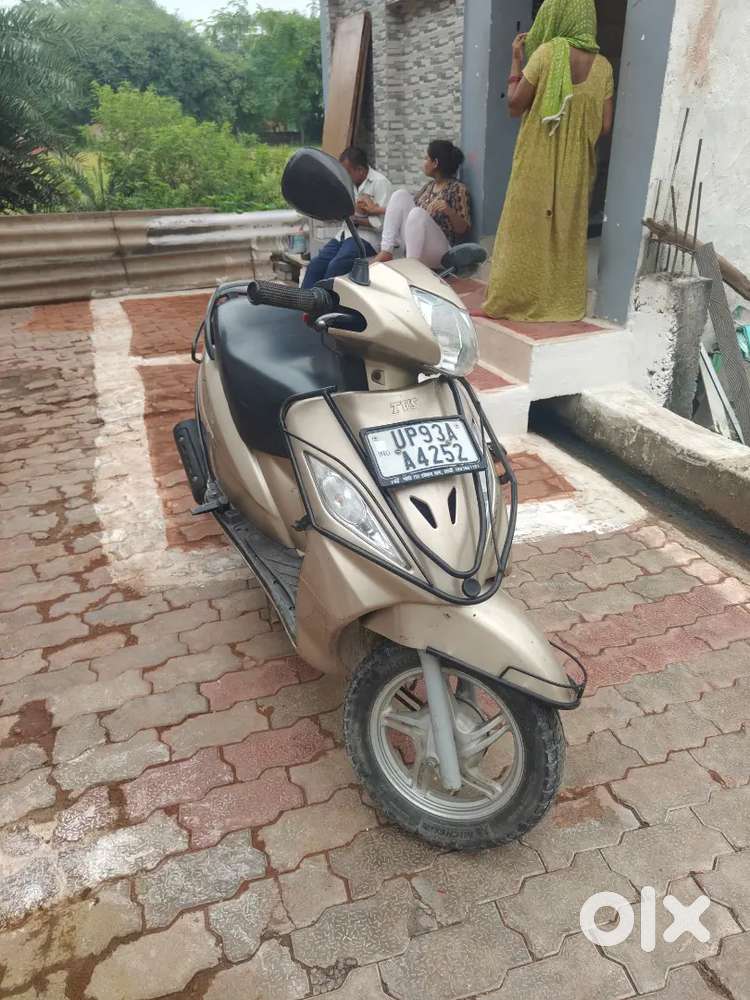 New condition scooty, new tyre, no scratch