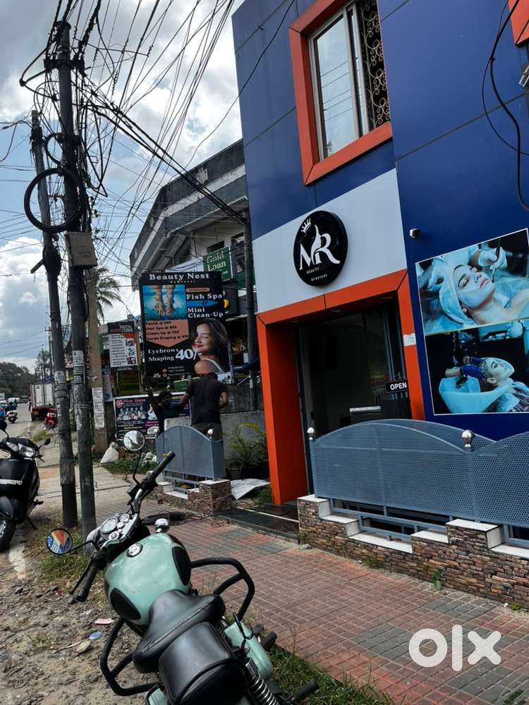 Needed an Experienced Beautician own beauty parlour