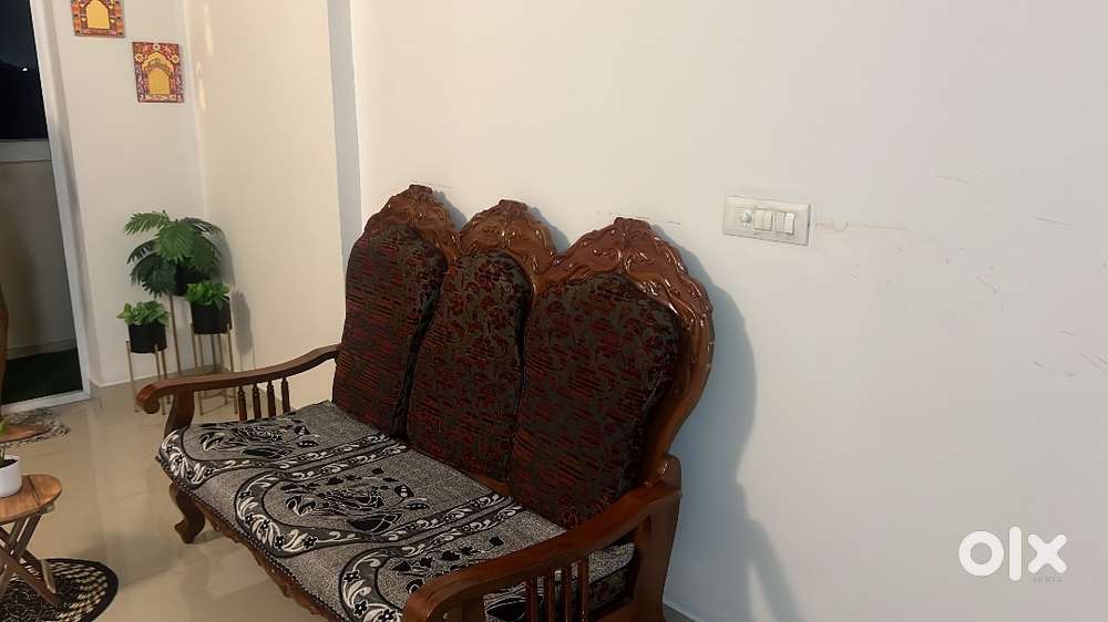 Elegant 3-Seater Wooden Sofa with Classic Design