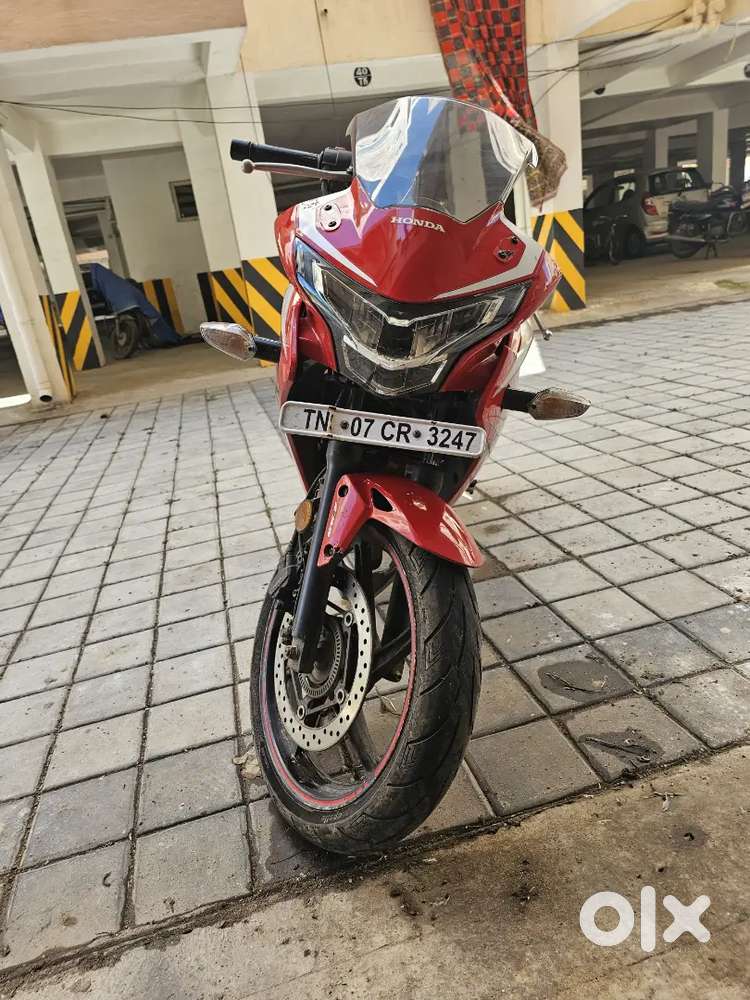 Cbr 250r ABS and LED version in perfect condition for sale