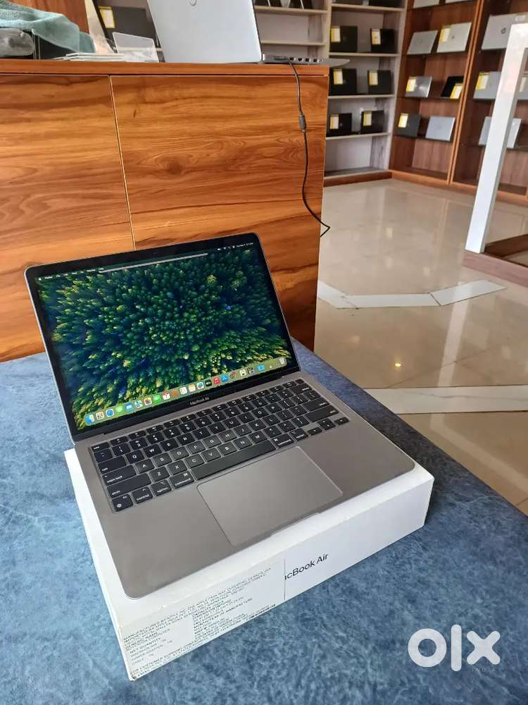 MacBook m1 air with box 100 cycle cound