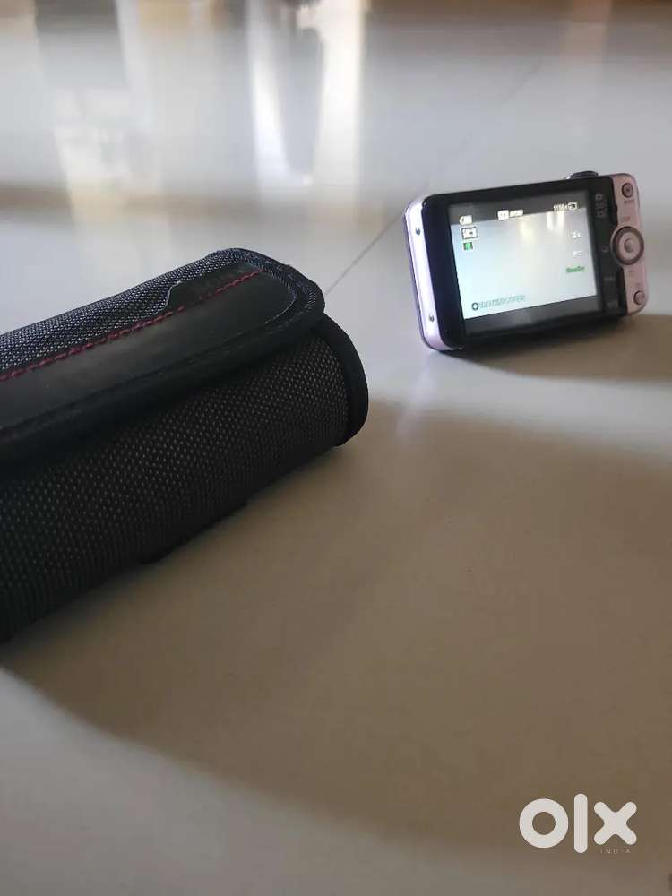 Sony DSC-WX50 – 16.2MP Compact Camera  Superb Quality  Like New