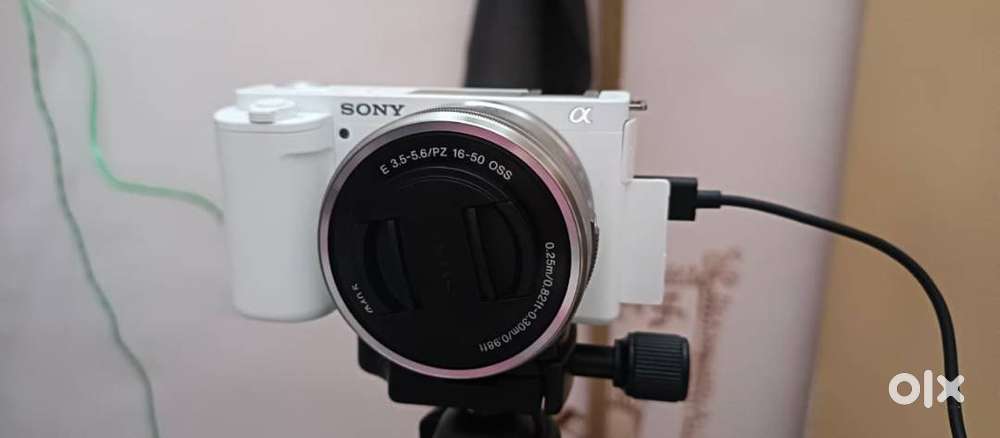 Sony ZV E10 with 16-50mm Lens