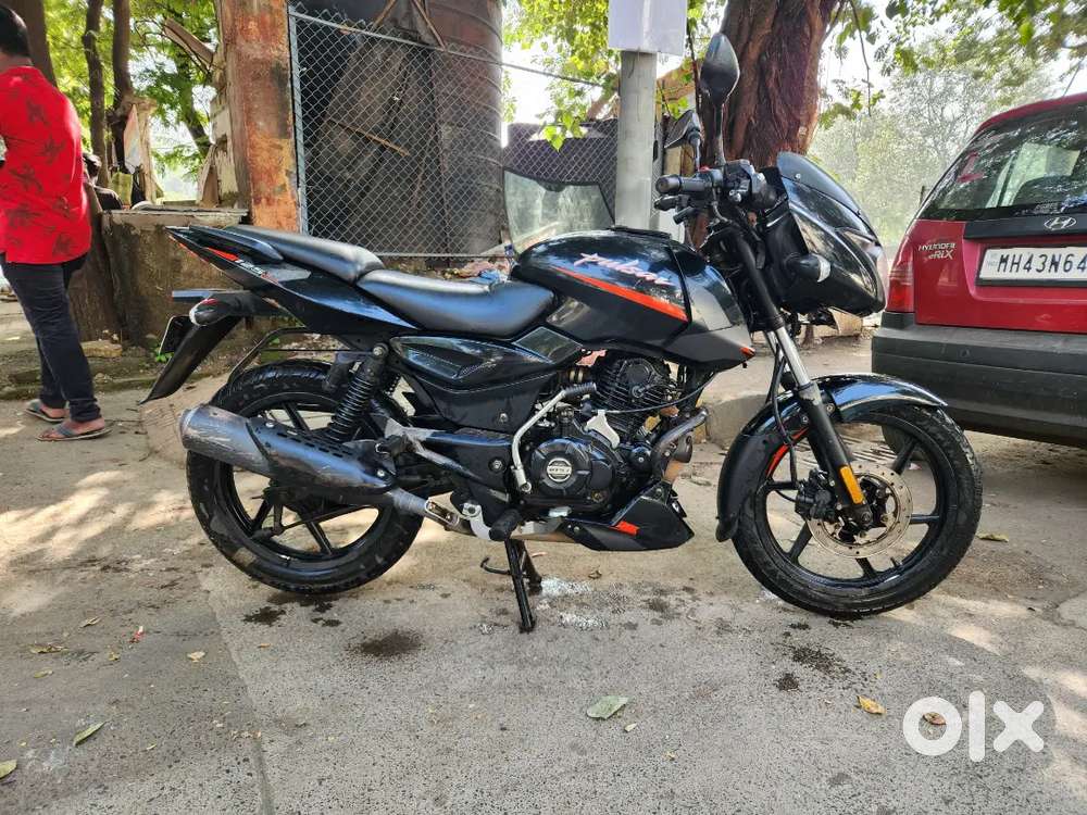 Bajaj pulsar 125 slit seat 2nd owner