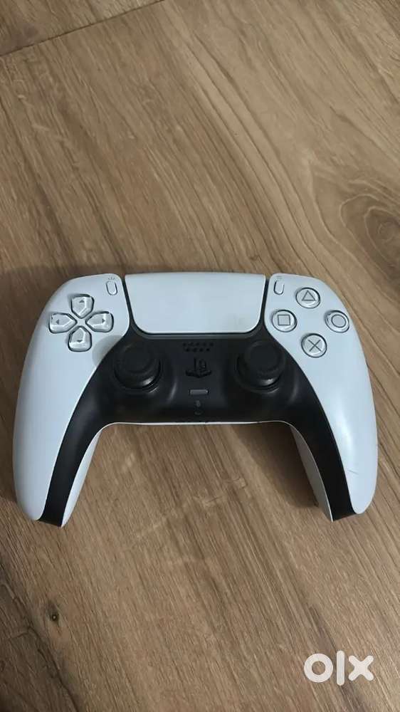 Sony Ps5 with controller,, plzz only whatsapp me