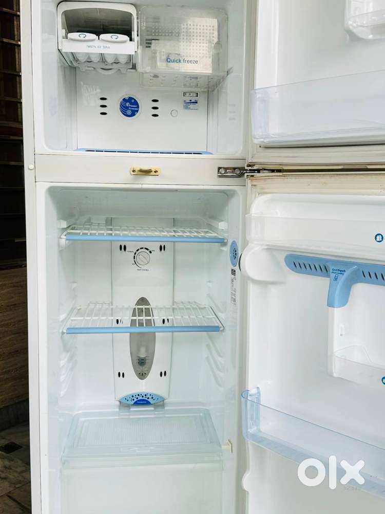 DOUBLE DOOR LG FRIDGE