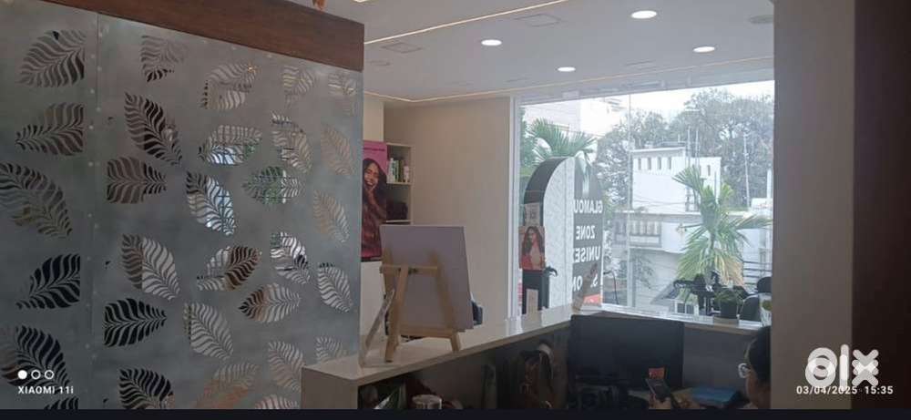 Unisex Salon for sale