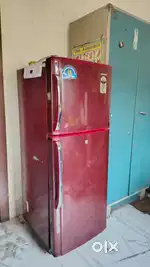 SAMSUNG REFRIGERATOR