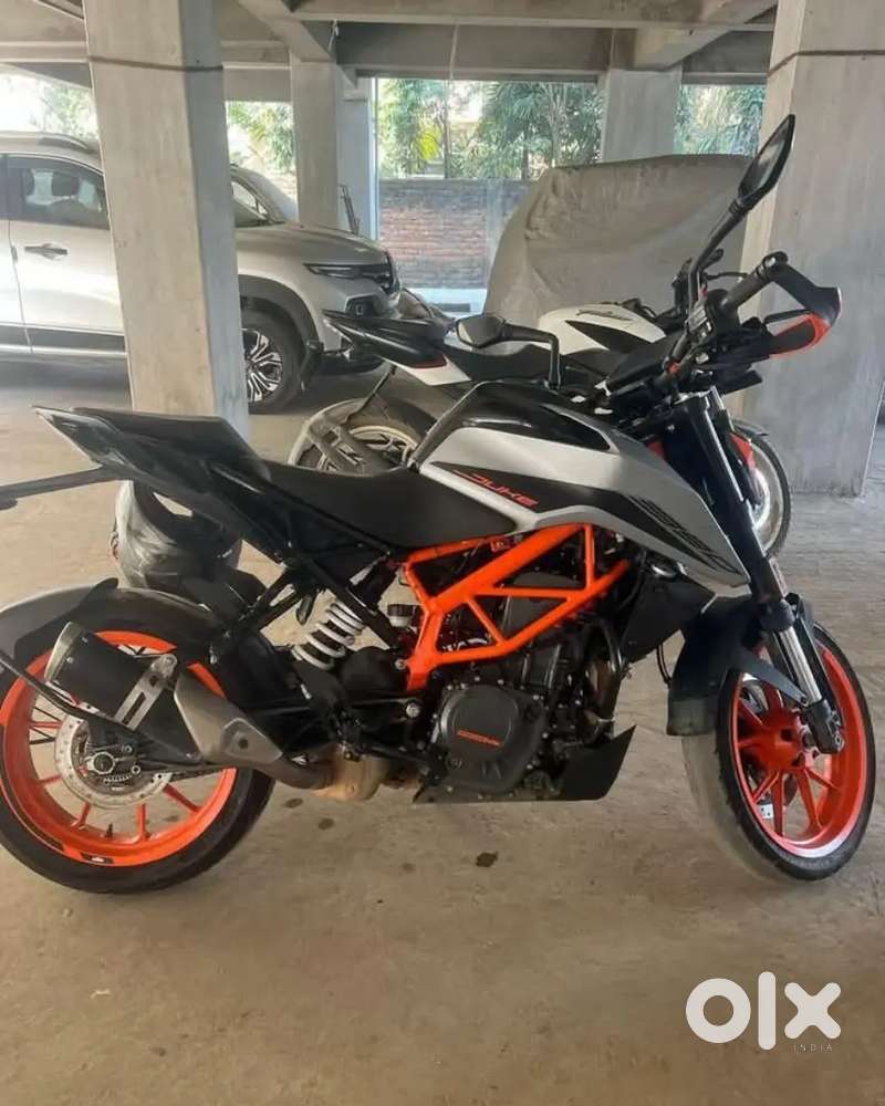 Fresh condition ktm Duke,390