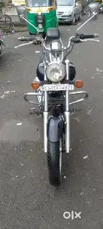 BAJAJ AVENGER 220