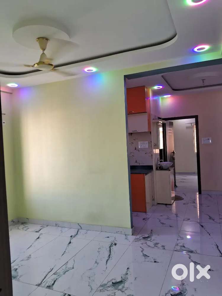 2 Bhk unused very good Flat with AC, Chimney, modular
