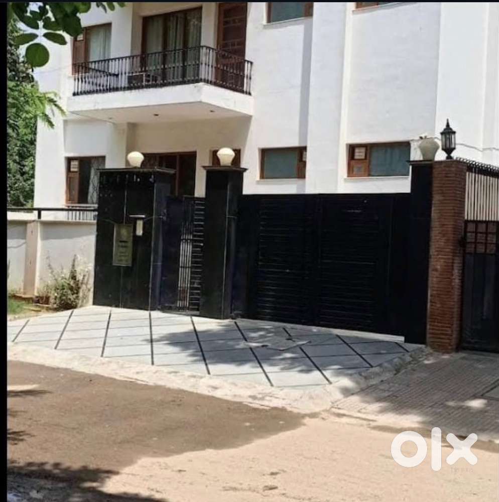 Housekeeper for guest house pg