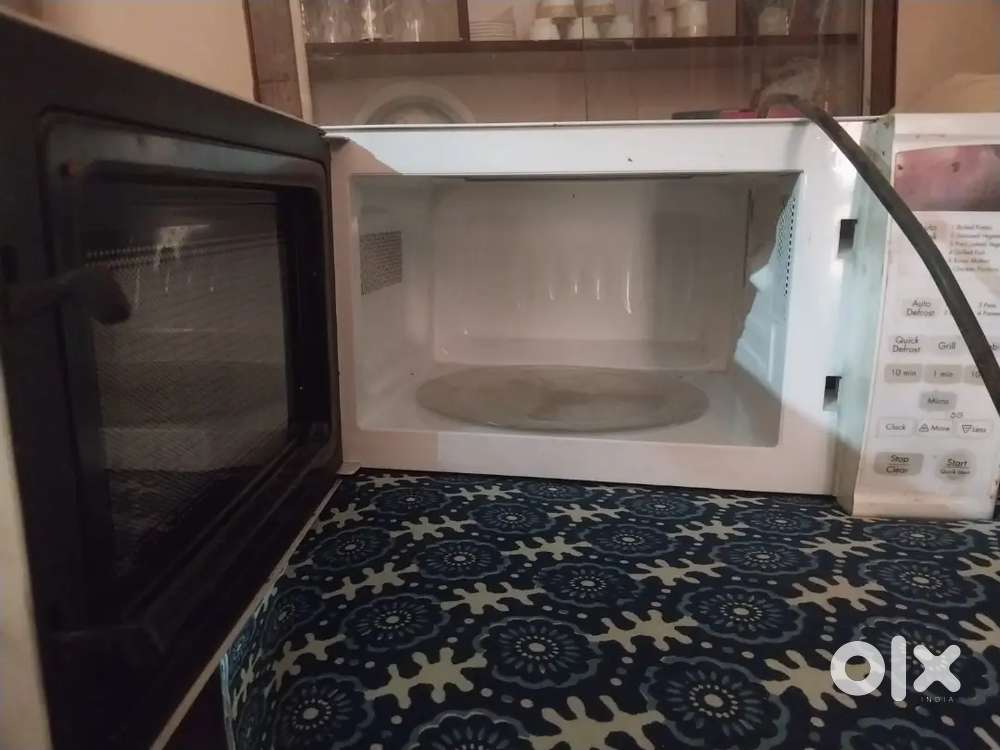LG Microwave Oven