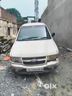 Chevrolet Tavera 2015 white