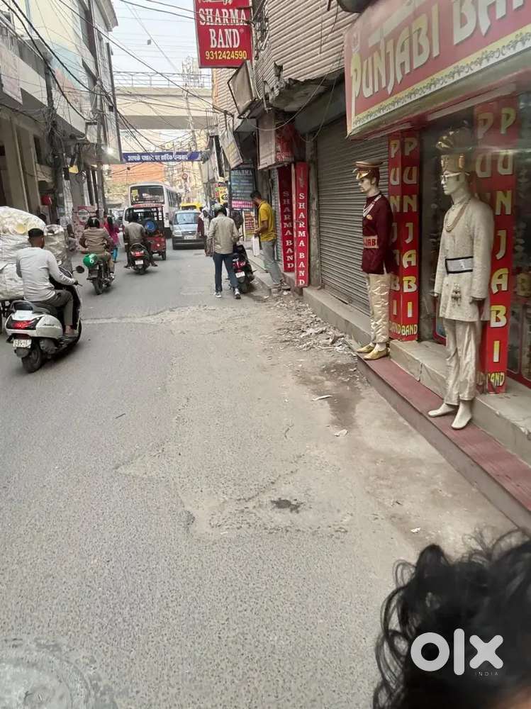 8.5/19 shop for rent in uttam nagar near by road