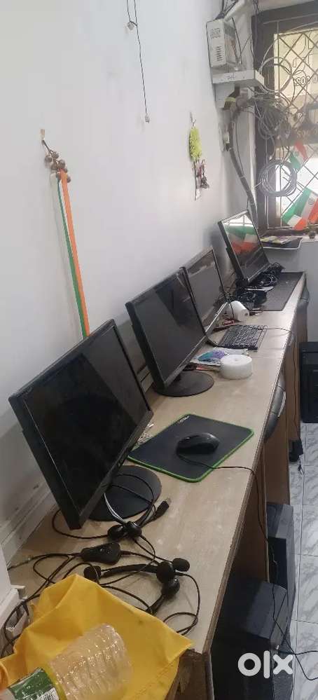 Desktop + ZBRINICS Monitor: 19Inch 9 Set Available Working Condition