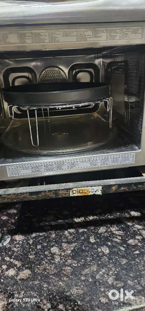 Microwave with convection