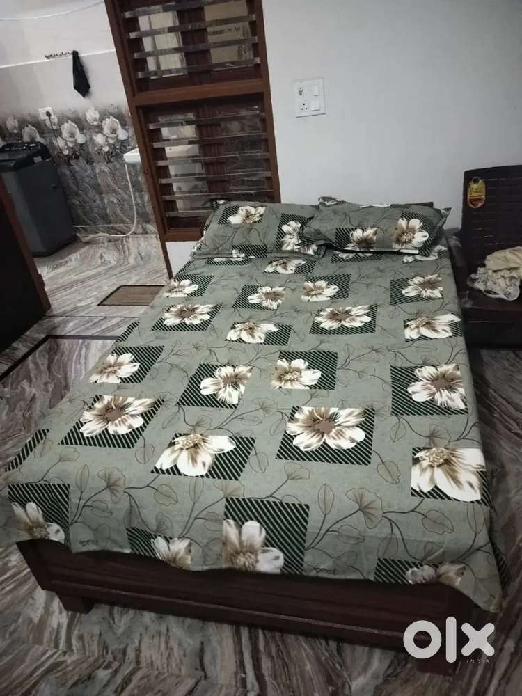 1 single bed 4×6 with  matress