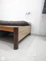 Single bed of sheesham