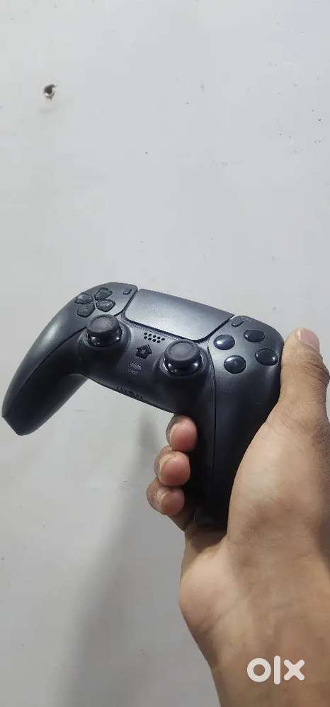 PS5 controller black colour
