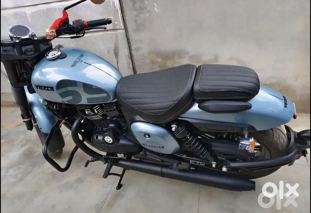 1 month old yezdi roadstar