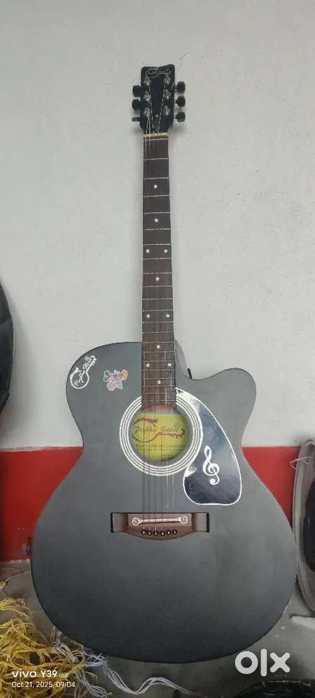Piyabha store guiter , full ok condition