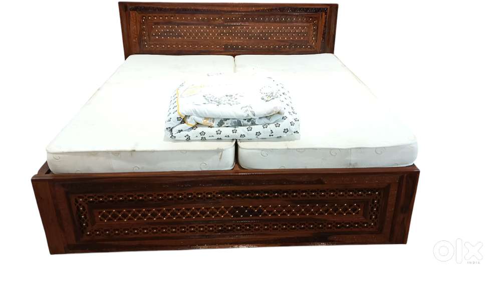 Sheesham Wood Heavy Carved Designing Bed In Very Cheap Price