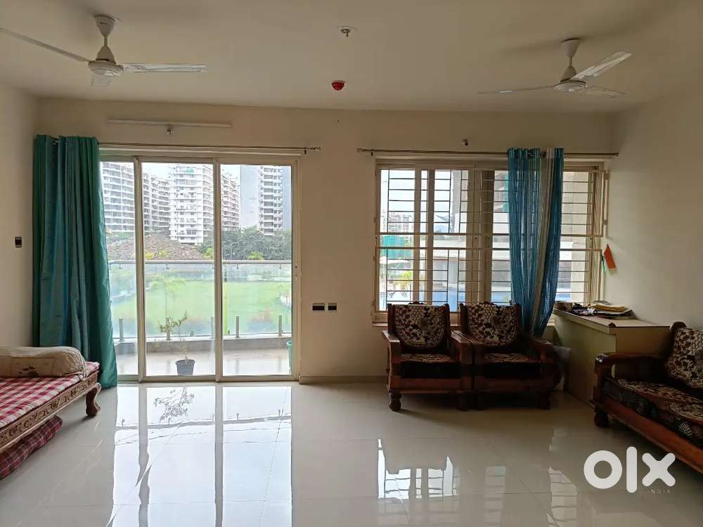 Vacancy available in furnished flat for male