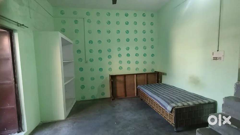 Room available near Uit college