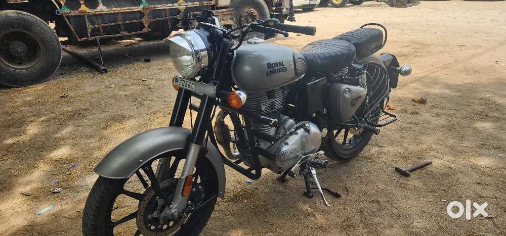 RE Classic 350 Gunmetal Grey colour