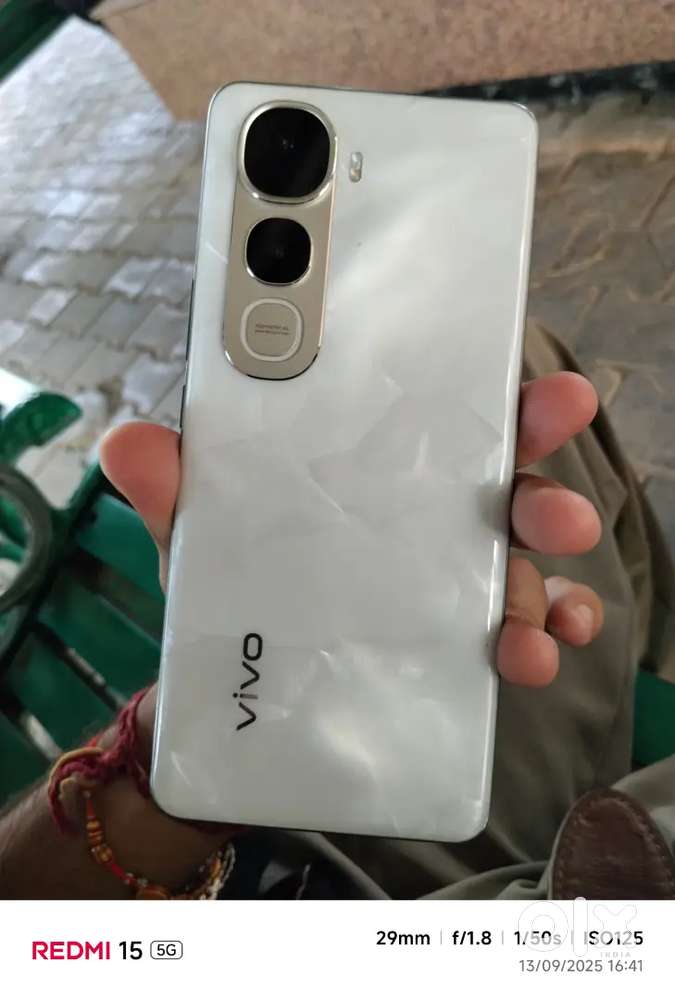 2 month huye hai liye phone ko 25 hajr ka liya hai vivo y400 pro