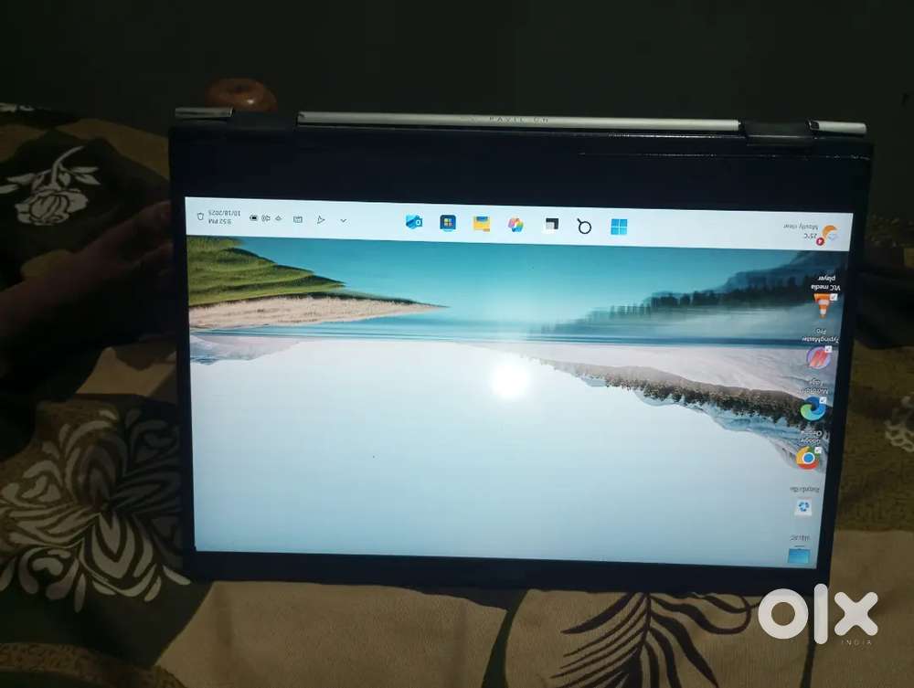 Hp pavillion x360 intel i5 8th generation 16gb ddr4 ram and 256gb ssd
