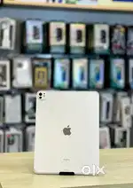 Apple iPad Pro M4 13 inch 256 Cellular in Warranty