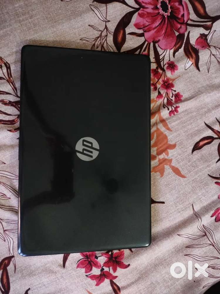 HP LAPTOP i3 4 gb ram  1 tb HDD windows 10