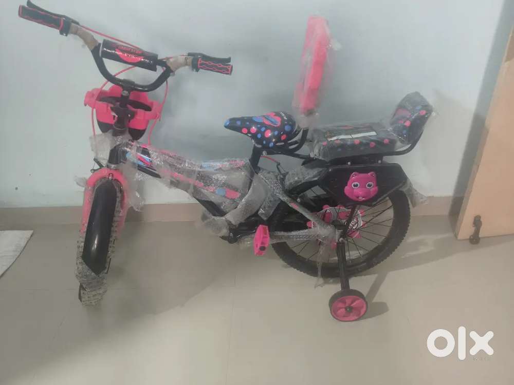 Kids 4 tier new bycycle  never used