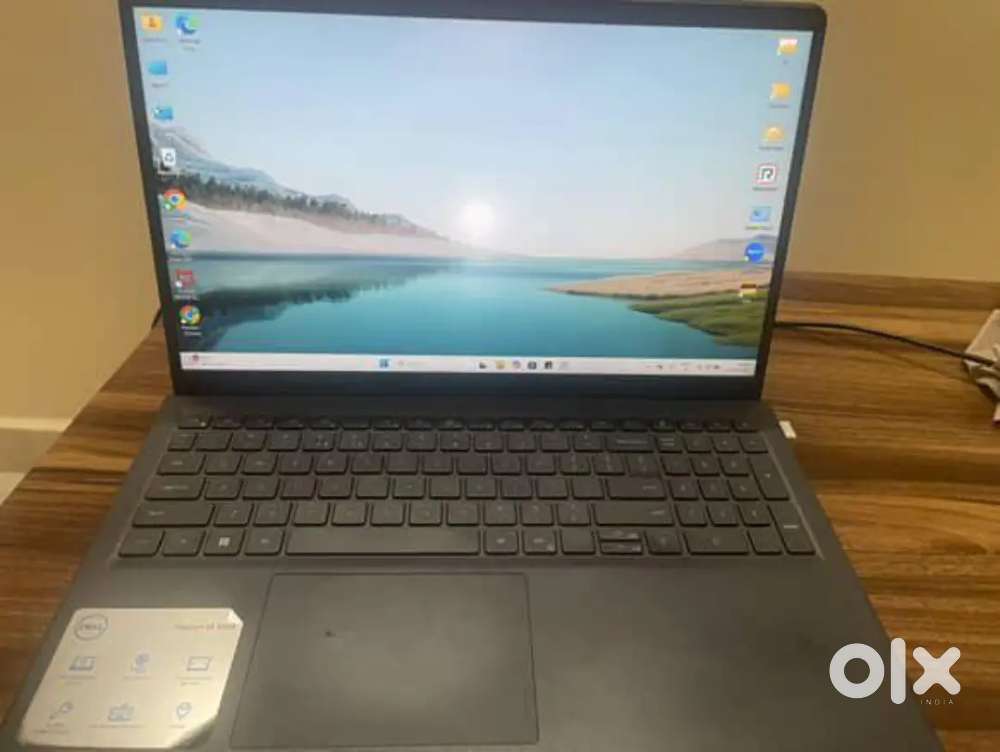 Dell Inspiron 3511 , under warranty, superb deal