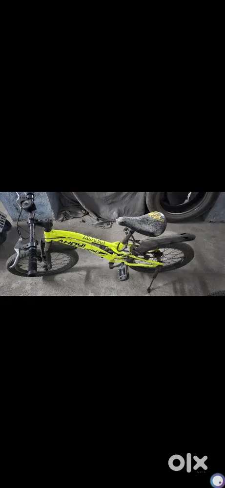 100% fit 3 years old cycle in perfect condition