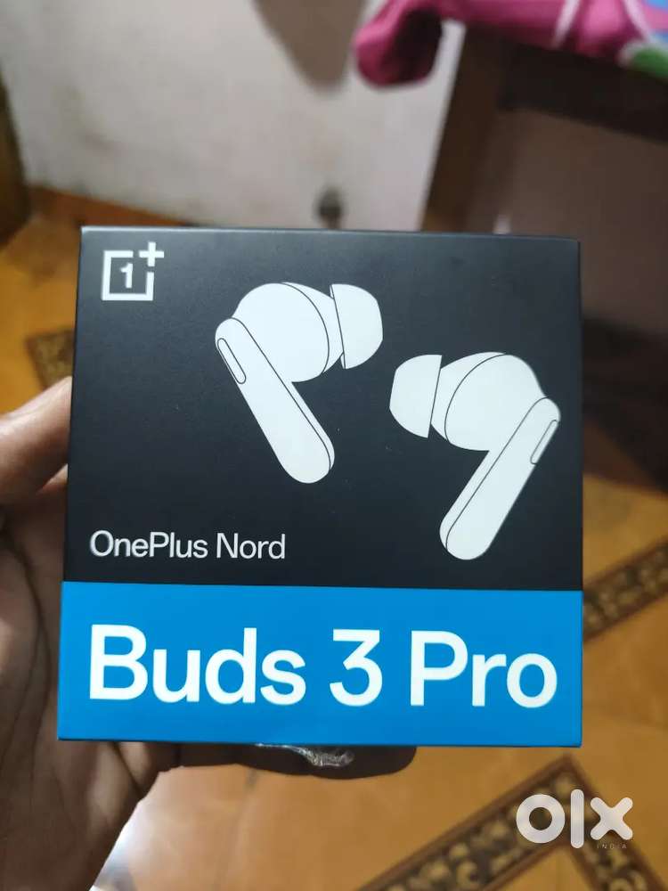 One Plus Earbuds 3 Pro