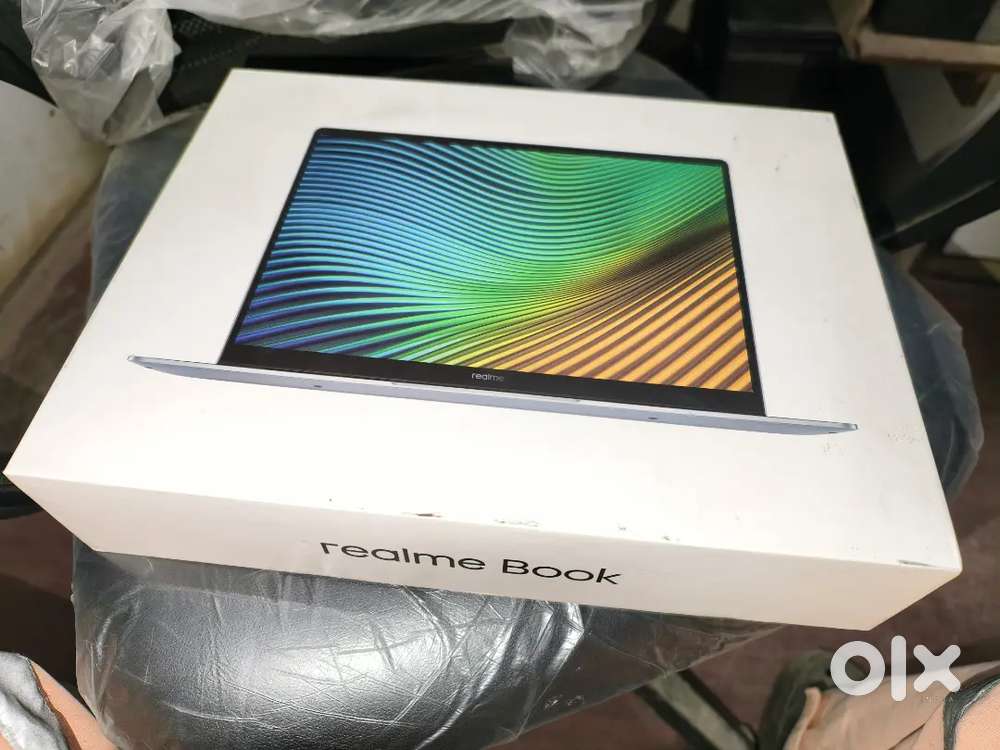 Realme slimbook laptop (i3 11th Gen, 8/256)