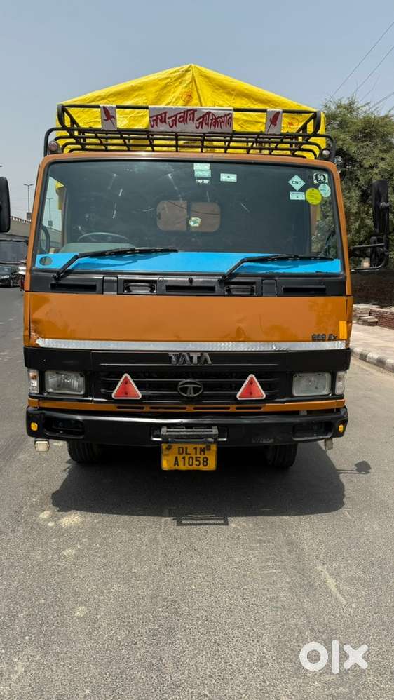 Tata 909 lpt cng all original paint all tyres good all papers valid