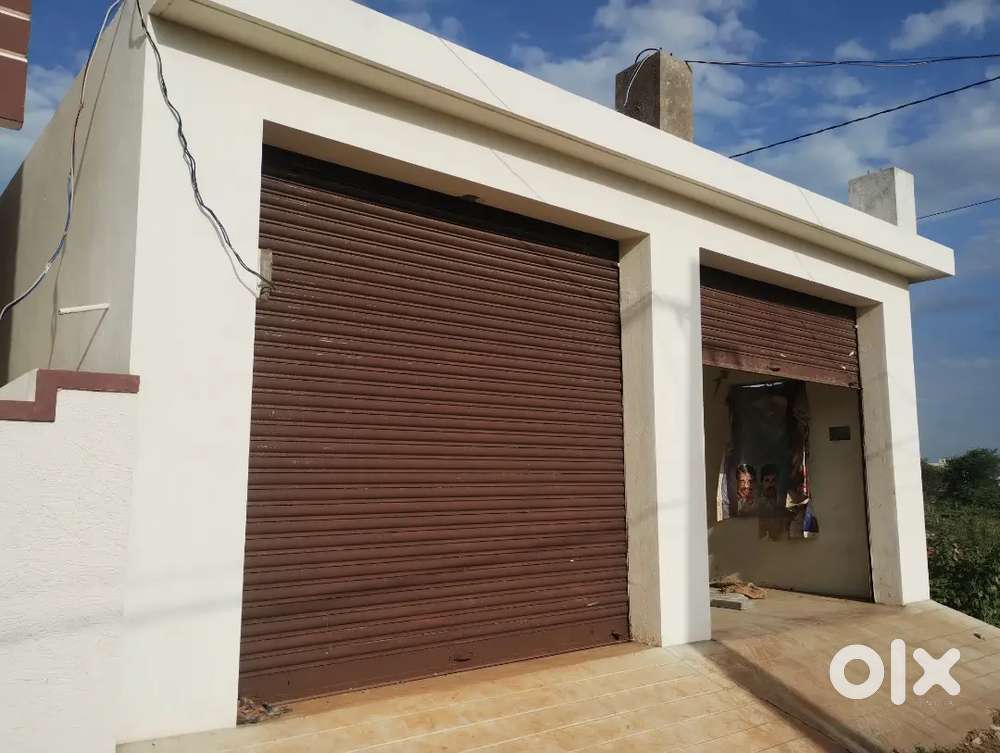 Sale  comercial. Shops.