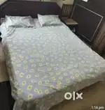 Kings size wooden bed (6x5 size). This is original pattack wood.