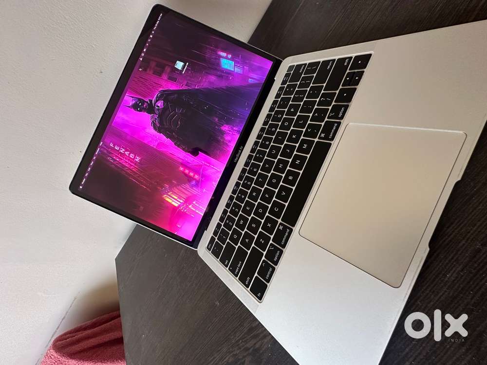 MacBook Air 2018 (13-inch) – Good Condition
